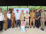 pj-bupati-aceh-timur-mahyuddin-saat-berkunjung-ke-posko-tanggap-darurat-penanganan-banjir