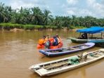 basarnas-pekanbaru-melakukan-pencarian-korban-tenggelam-di-sungai-cenaku-inhu