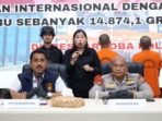 para-tersangka-pelaku-dihadirkan -pada-rilis-kasus-di-mapolda-riau