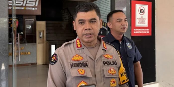 kabid-humas-polda-jabar-kombes-polisi-hendra-rochmawan-saat-memberikan-keterangan-di-mapolda-jabar